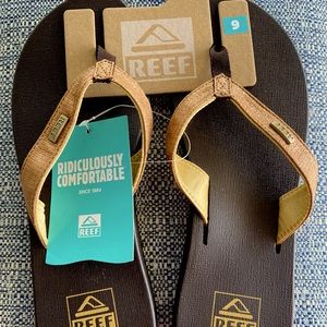 Reef Women’s Mia Sassy cushioned sandals. New with tags. “Copper” color straps.